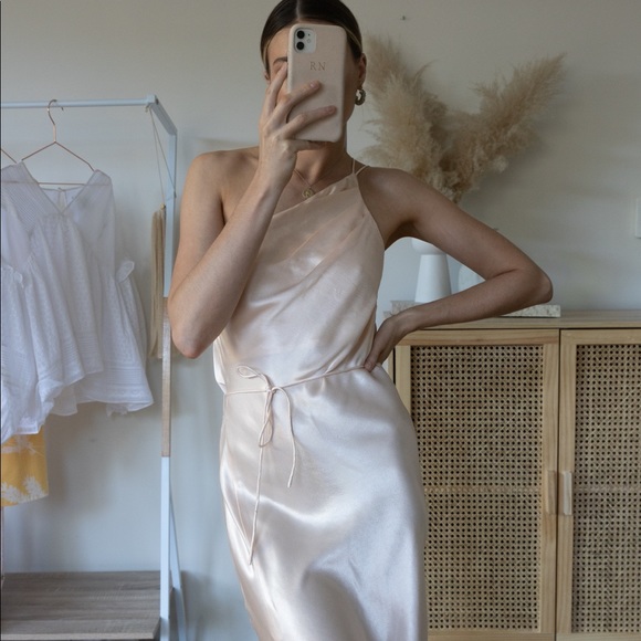 Andra The Label Statuesque Dress - Picture 2 of 3